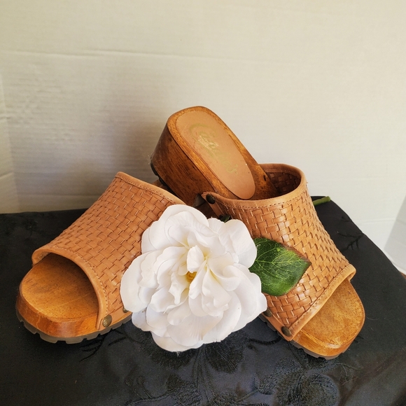 CANDIES Rare Vintage Woven Leather and Wood Clogs Heels, Size 6.5 - Picture 1 of 15